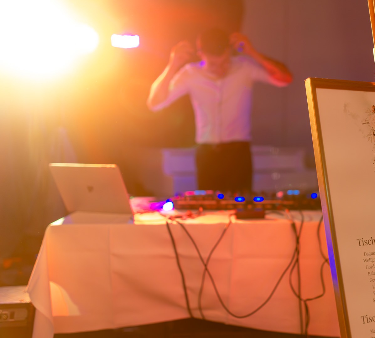 DJ bei der Hochzeitsfeier im Wilden Mann Meersburg.