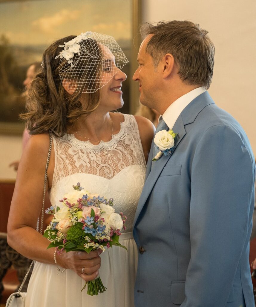 Standesamtliche Trauung von Katrin und Marc im September im wunderbaren Standesamt Konstanz - Hochzeitsfotograf Gregor Marstaller