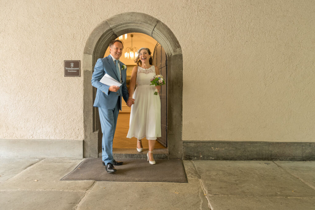 Standesamtliche Trauung von Katrin und Marc im September im wunderbaren Standesamt Konstanz - Hochzeitsfotograf Gregor Marstaller